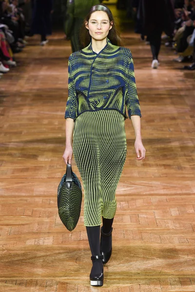Look 23